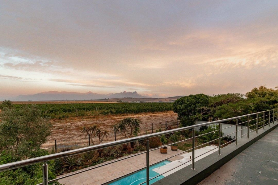 4 Bedroom Property for Sale in De Wijnlanden Residential Estate Western Cape